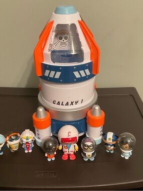 Ryan’s World Space Ship with Action Figures like new barely used